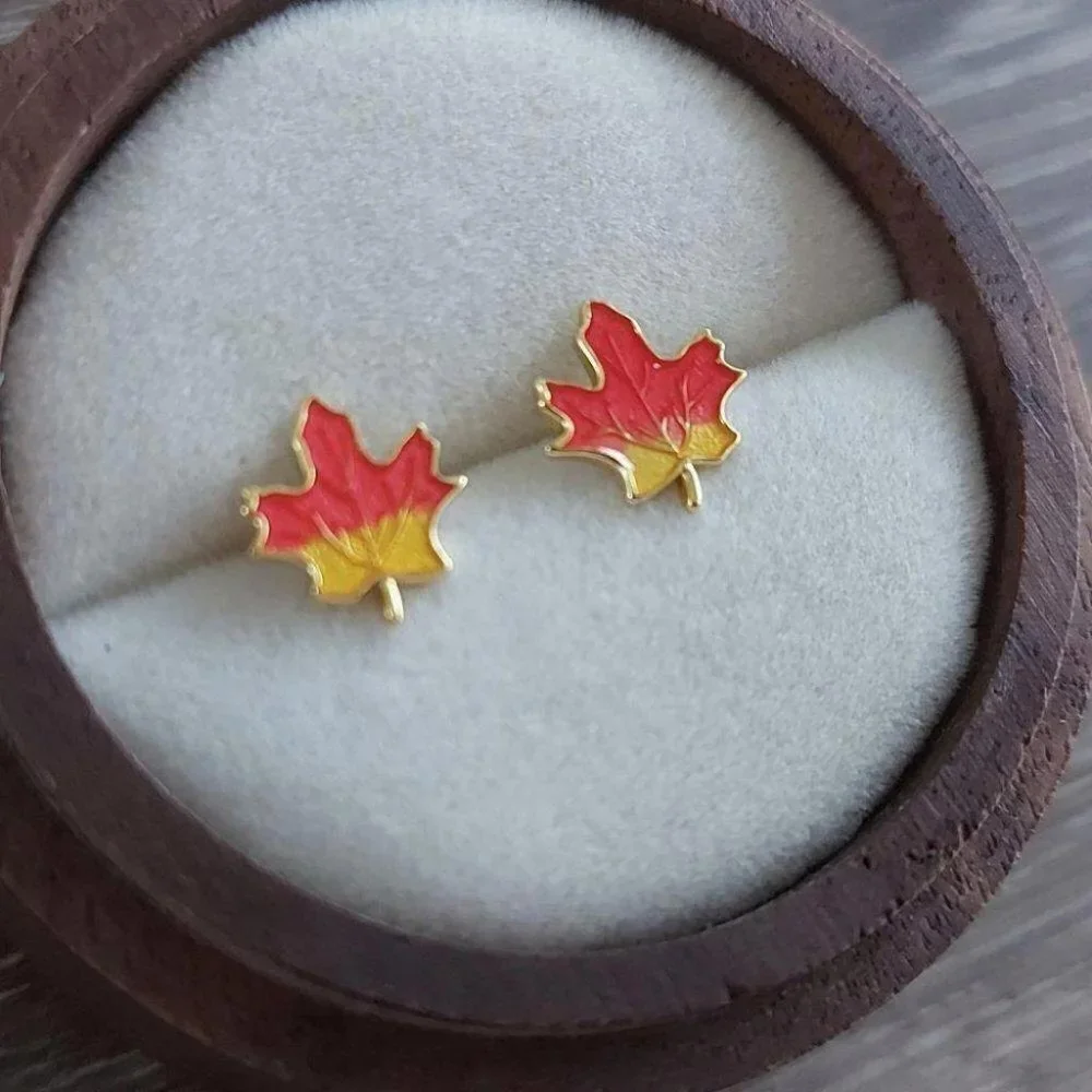 Earrings - Picture 5 of 5